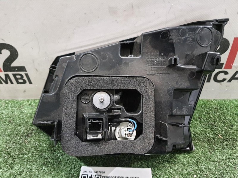 Fanale INT POST SX 9811027880 Peugeot 5008 II 2017