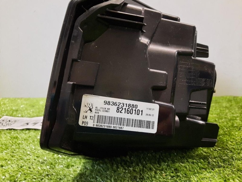 Fanale INT POST SX 9836231880 Peugeot 5008 II 2017