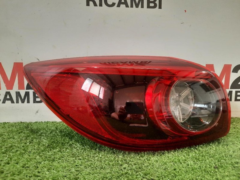 Fanale EST POST SX B45D51160D SX Mazda 3 III 2016