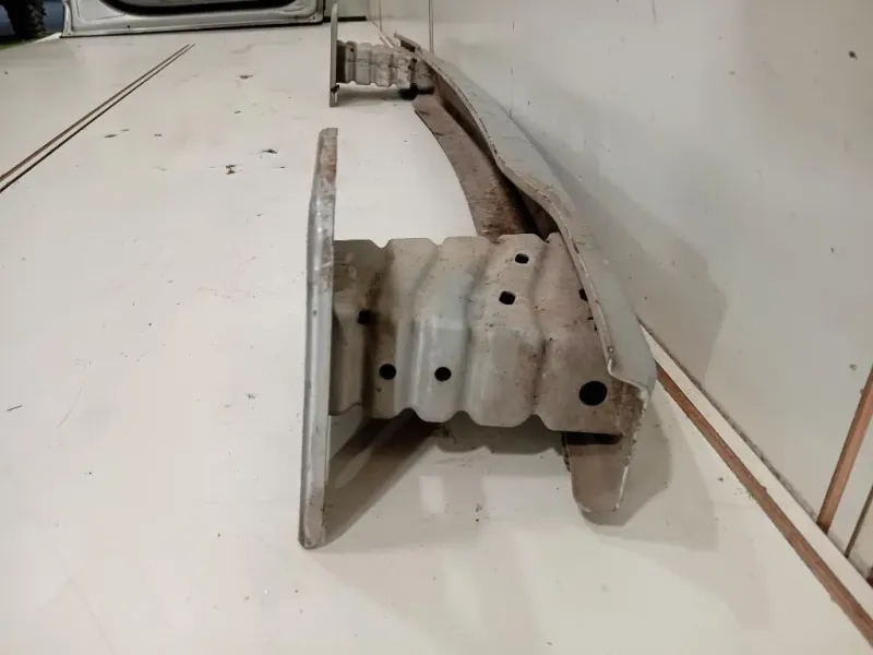 Traversa Paraurti POST 95509856 Opel Combo D TOUR 2012