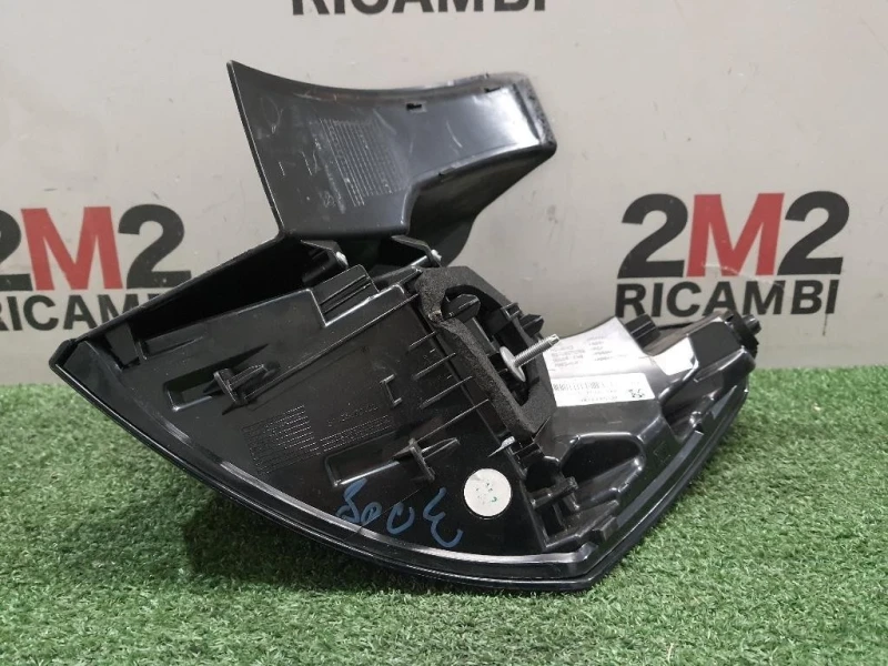 Fanale EST POST SX 9810477180 Peugeot 3008 II 2016