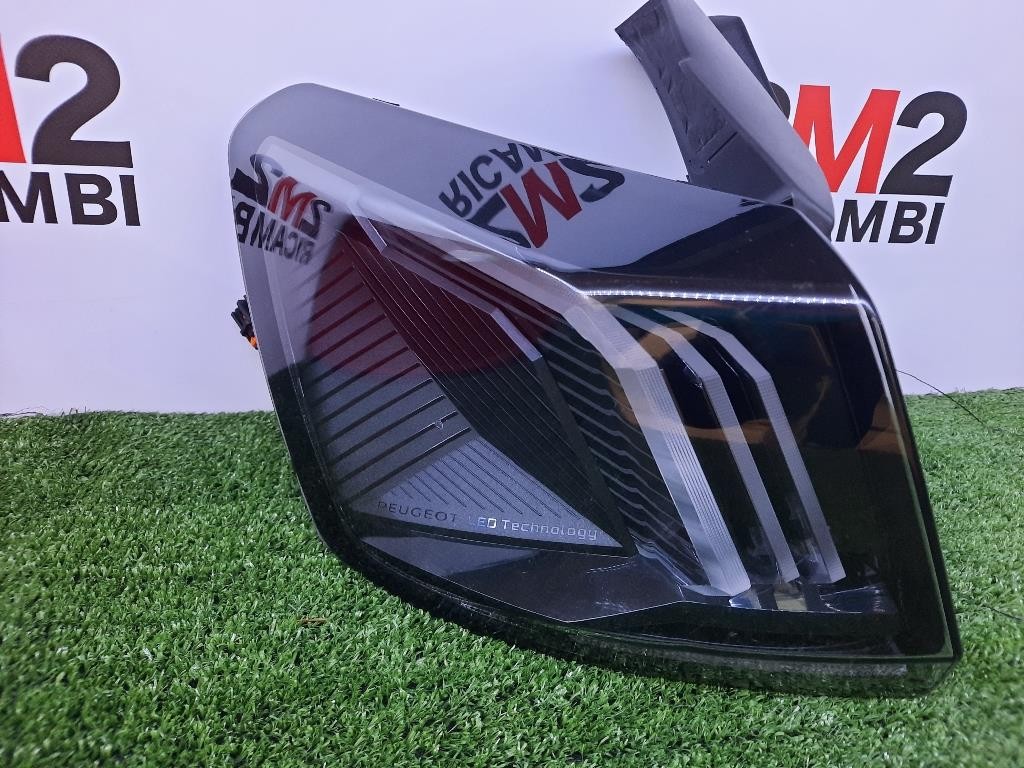 Fanale EST POST SX 9810477180 Peugeot 3008 II 2016