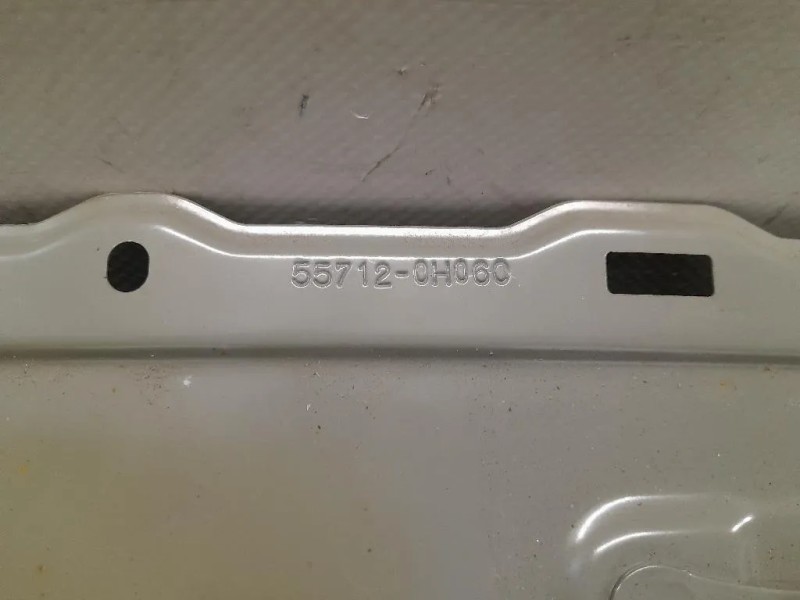 Traversa Sottoparabrezza 557120H060 Toyota AYGO II 2018