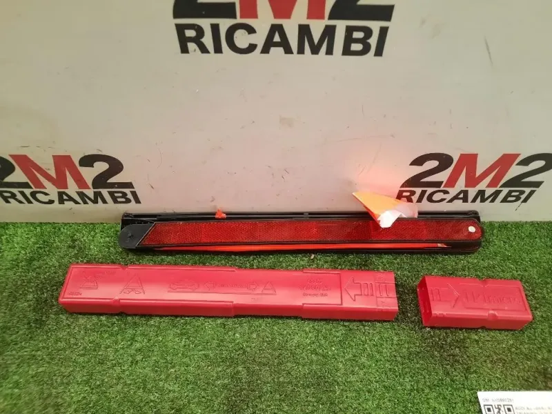 Triangolo DI Emergenza 8K0860251 Audi A4 8K5 Avant 2012