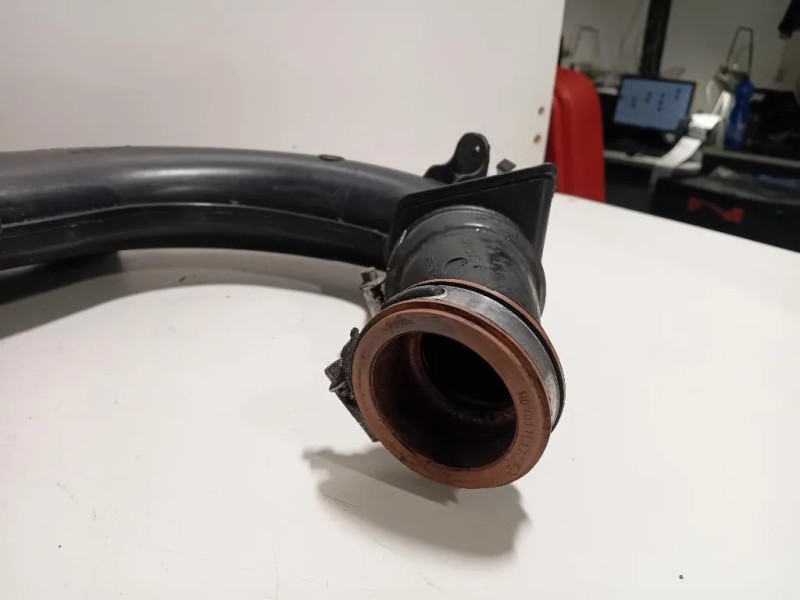 TUBO Flessibile Filtro ARIA AV61-9C623-B Ford KUGA II 2013