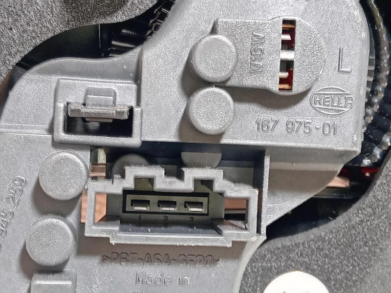 Fanale INT POST SX 5K0 945 093 L Volkswagen GOLF VI 2009