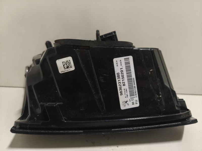 Fanale INF POST DX 9836231380 Peugeot 3008 II 2020