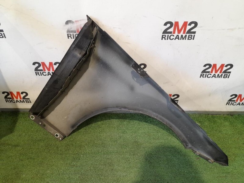 Parafango ANT SX A2048801318 Mercedes Classe C W204 2007