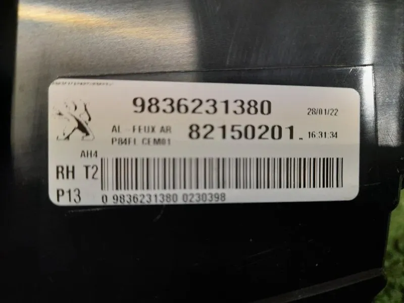 Fanale INT POST DX 9836231380 82150201 Peugeot 3008 II 2016