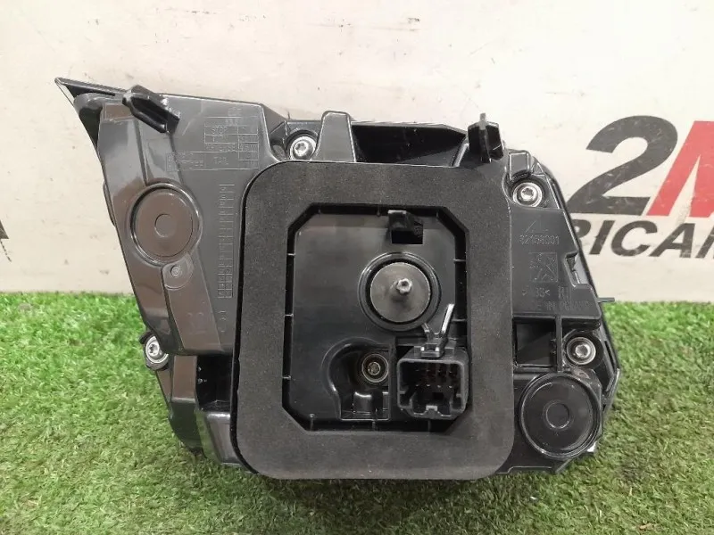 Fanale INT POST DX 9836231380 82150201 Peugeot 3008 II 2016