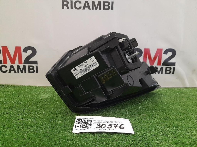 Fanale INT POST DX 9811027780 Peugeot 5008 II 2017