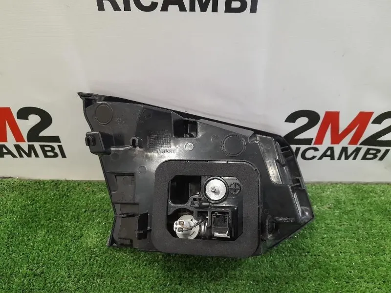 Fanale INT POST DX 9811027780 Peugeot 5008 II 2017