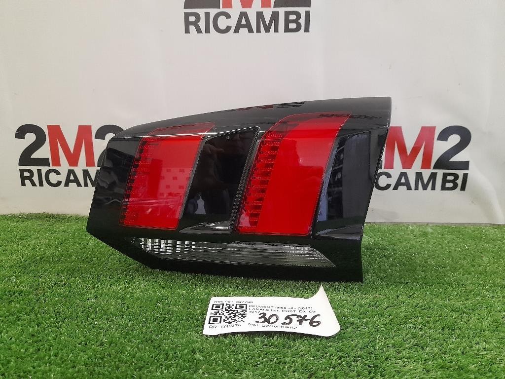 Fanale INT POST DX 9811027780 Peugeot 5008 II 2017