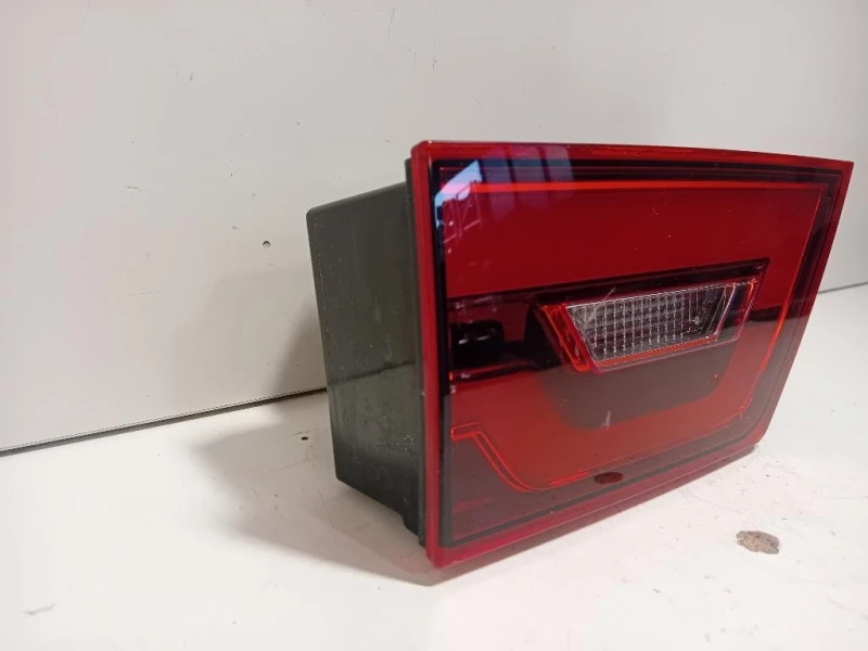 Fanale INT POST SX J9C3-13193-CC Jaguar E-pace 2017