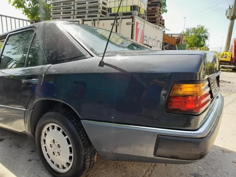 Parafango POST SX A1246304321 Mercedes Classe E W124 1985