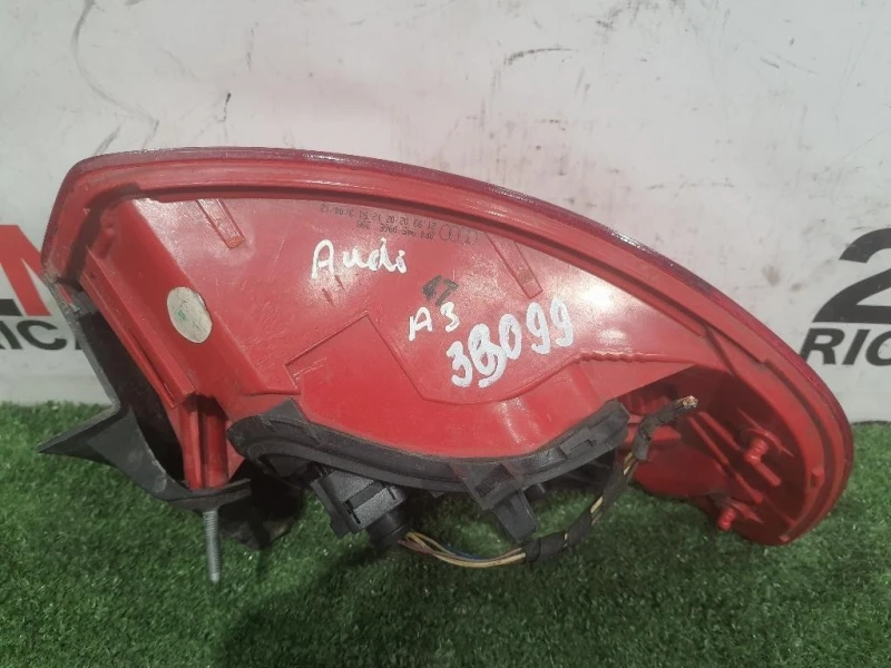 Fanale POST DX 8P4 945 096 E Audi A3 8P1 2008