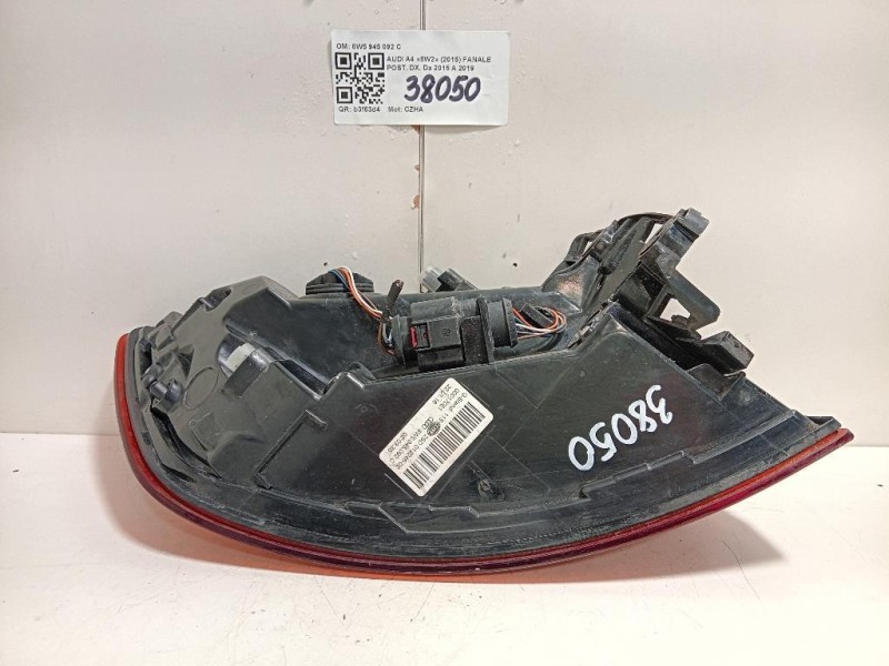 Fanale POST DX 8W5 945 092 C STOP POST Audi A4 8W2 2015