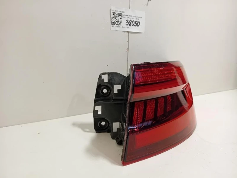 Fanale POST DX 8W5 945 092 C STOP POST Audi A4 8W2 2015