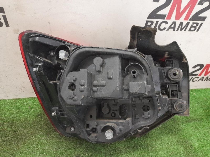 Fanale POST DX 81A945070C Audi Q2 GAB 2016