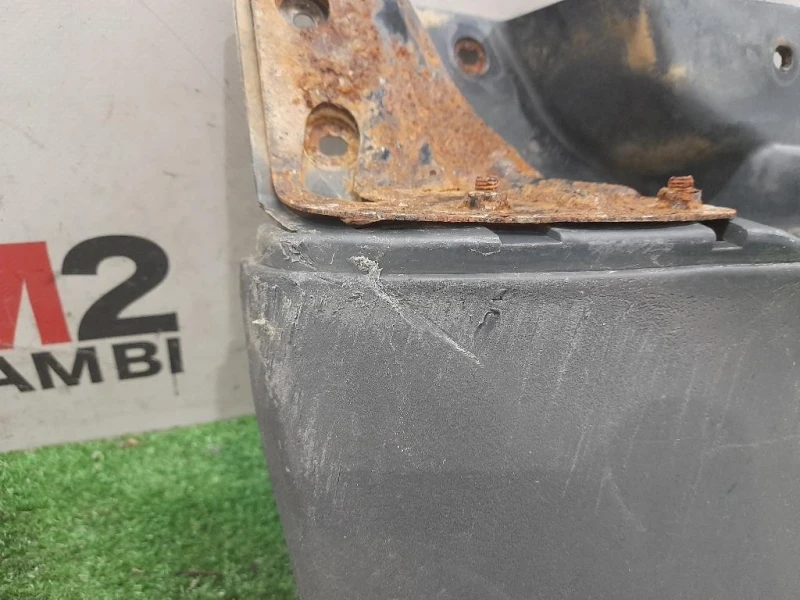 Paraspruzzi Parafango POST SX MR109291 Mitsubishi L200 II 1997