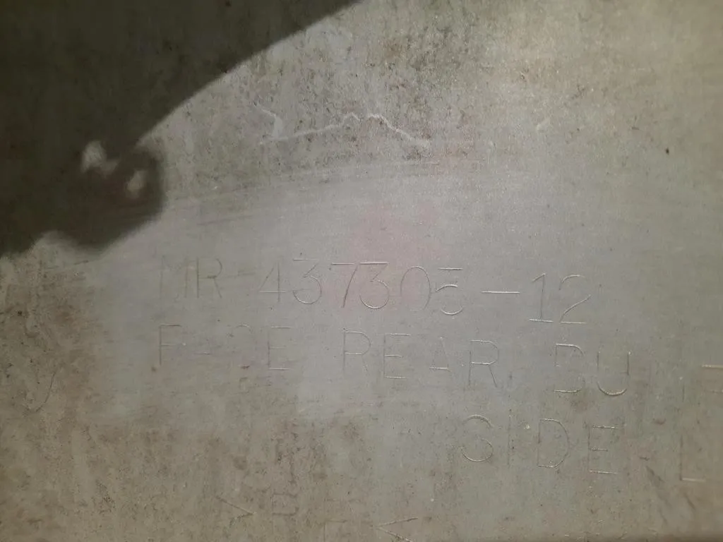 Paraurti Angolare POST SX MR437305 Mitsubishi Pajero III 2000