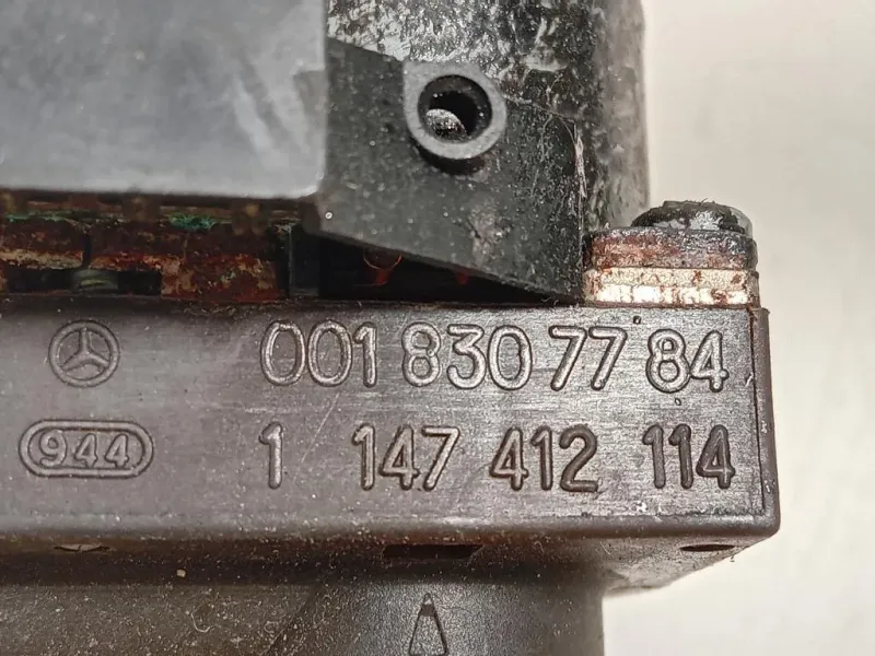 Valvola DI Scarico 0018307784 1147412114 Mercedes Classe SLK R170 1997