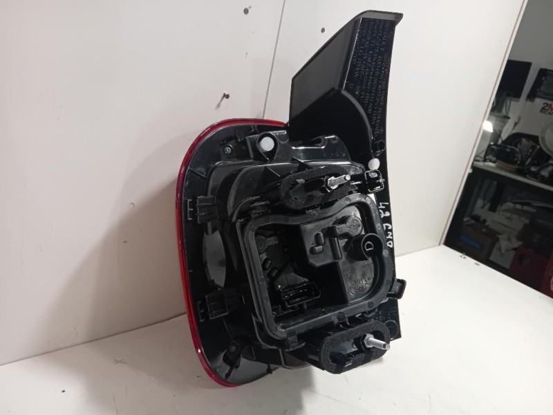 Fanale POST DX 265503601R Dacia Duster II 2018