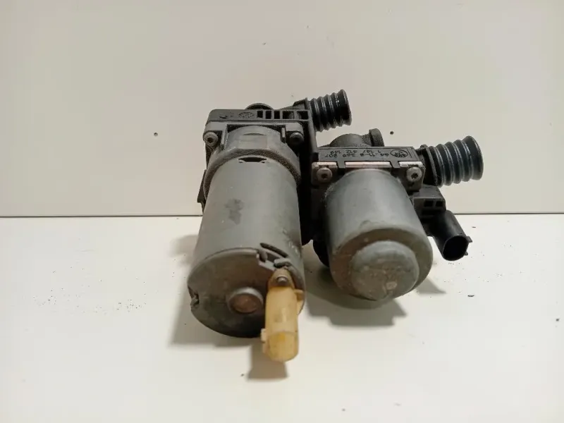 Valvola Termostatica 64 11-8 369 807 Bmw X3 E83 2004