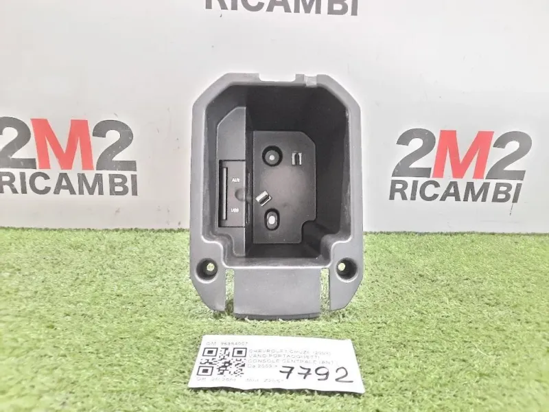 VANO Portaoggetti Console Centrale ANT 96984007 USB BRACCIOLO Chevrolet Cruze 2009