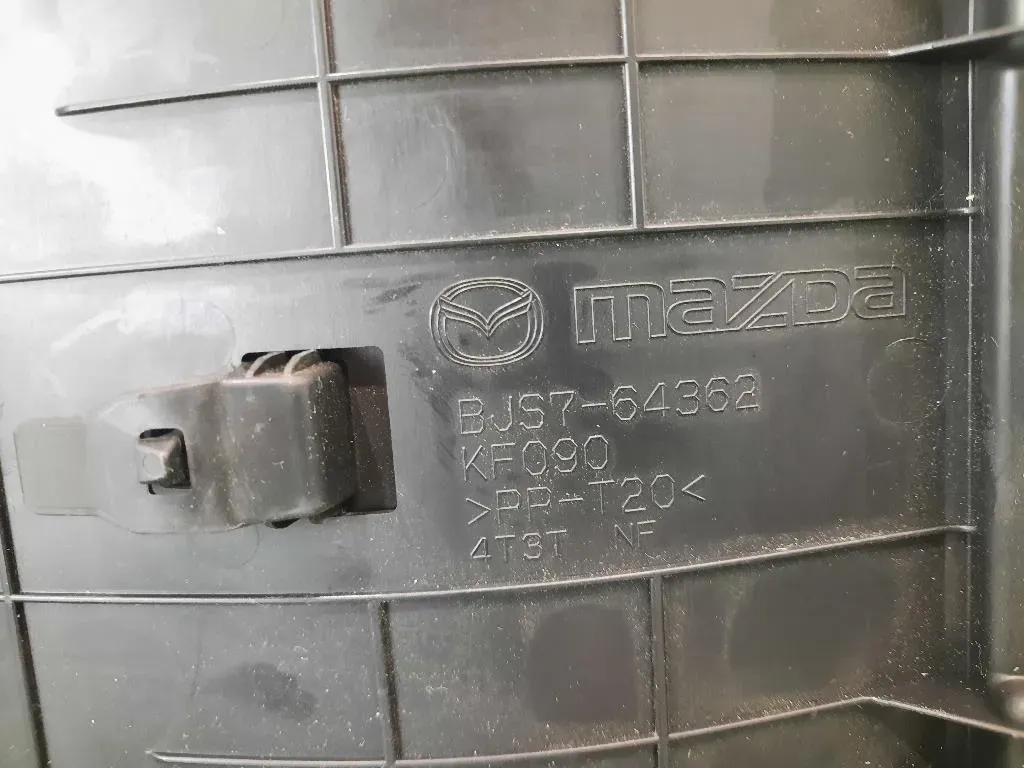 VANO Portaoggetti Console Centrale ANT BJS7-64362 Mazda 3 III 2016