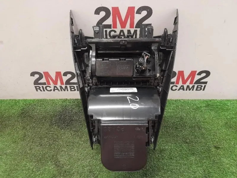 VANO Portaoggetti Console Centrale ANT A1766804600 Mercedes Classe A W176 2015