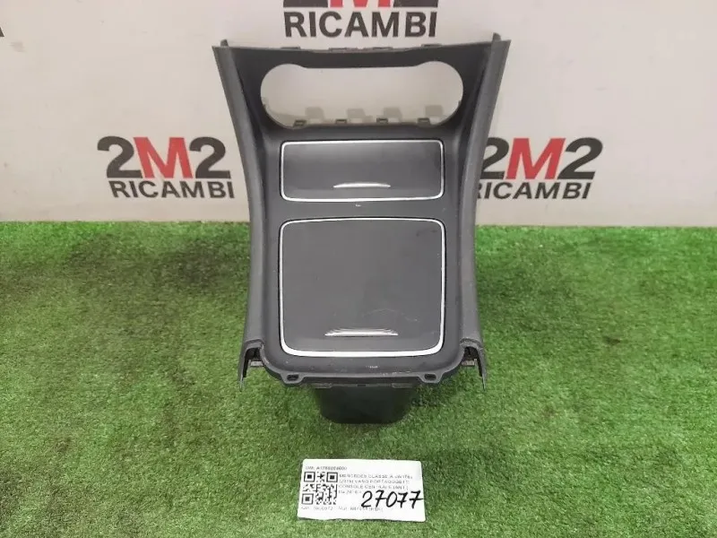 VANO Portaoggetti Console Centrale ANT A1766804600 Mercedes Classe A W176 2015