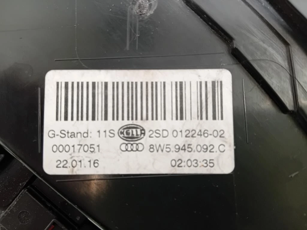 Fanale POST DX 8W5 945 092 C STOP POST Audi A4 8W2 2015