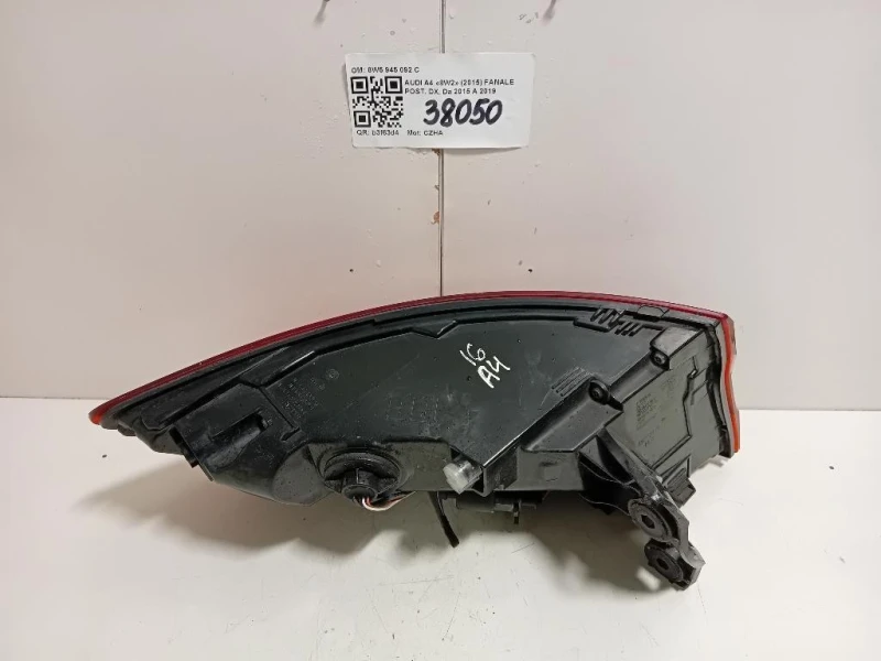 Fanale POST DX 8W5 945 092 C STOP POST Audi A4 8W2 2015