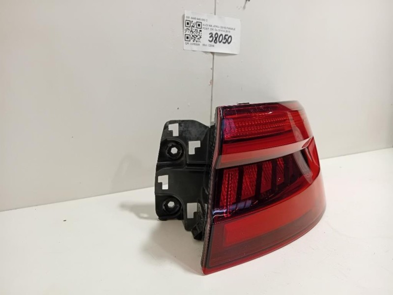 Fanale POST DX 8W5 945 092 C STOP POST Audi A4 8W2 2015