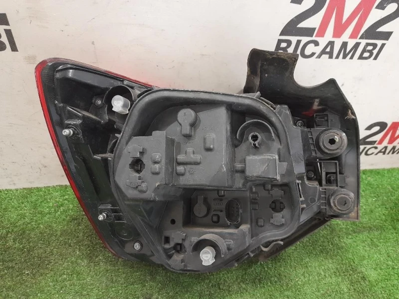 Fanale POST DX 81A945070C Audi Q2 GAB 2016