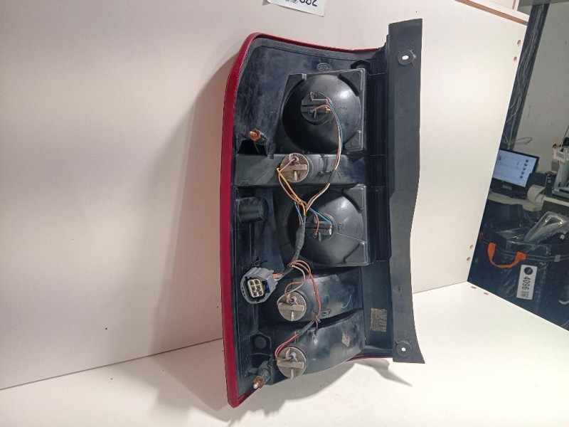 Fanale POST DX XFB000563 Land Rover Discovery III 2005