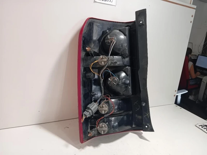 Fanale POST DX XFB000563 Land Rover Discovery III 2005