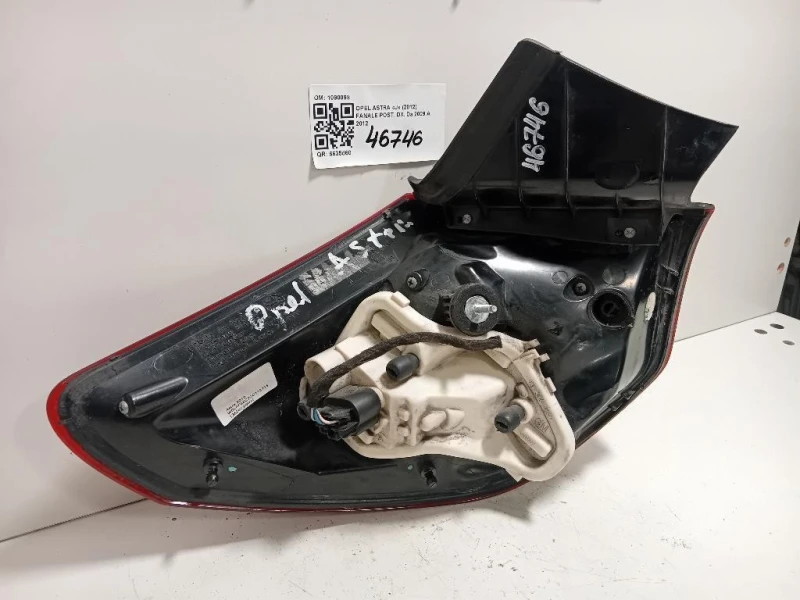 Fanale POST DX 1090098 FARO FANALE POST Opel Astra J 2012