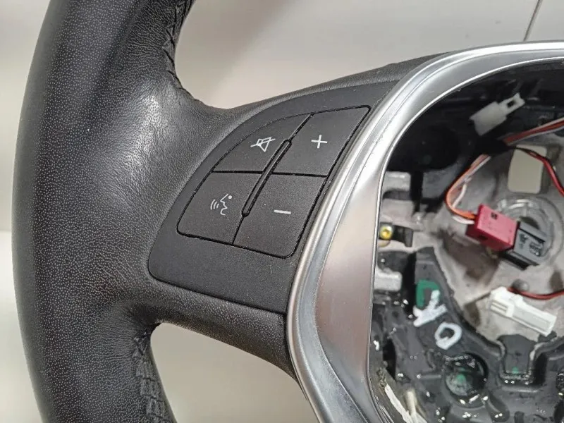 Volante 1040569R Alfa Romeo Giulietta 2013