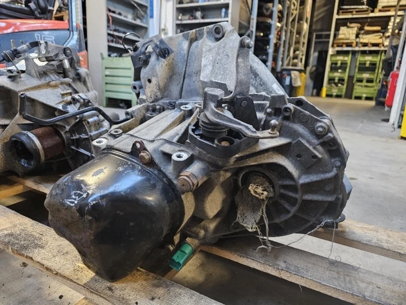 Cambio CE JRQ S2G ST 3201001Q2G Nissan JUKE I 2010