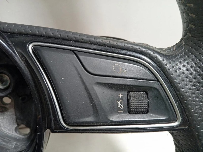 Volante 8W0 419 091 M Audi A4 8K5 Avant 2012