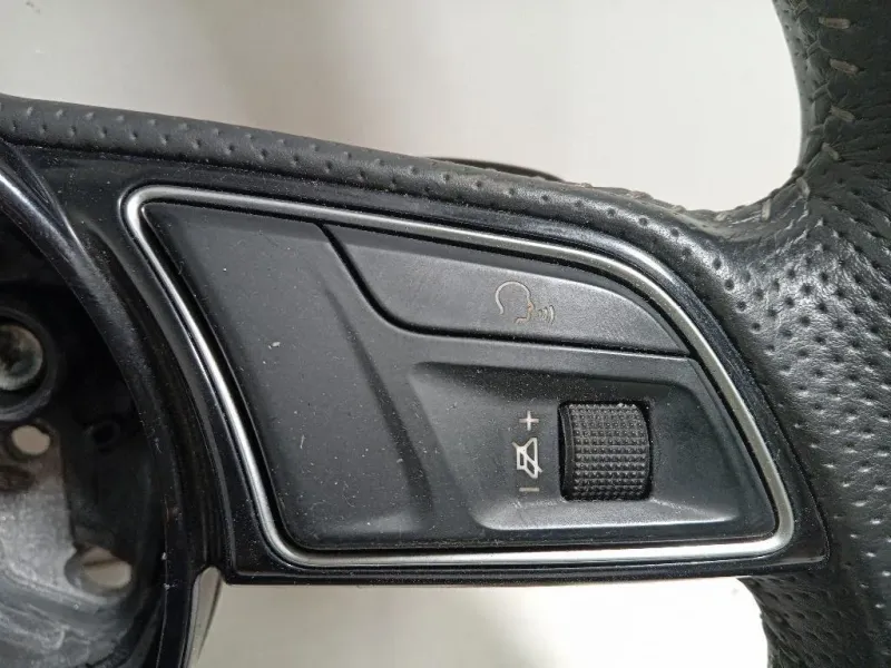 Volante 8W0 419 091 M Audi A4 8K5 Avant 2012