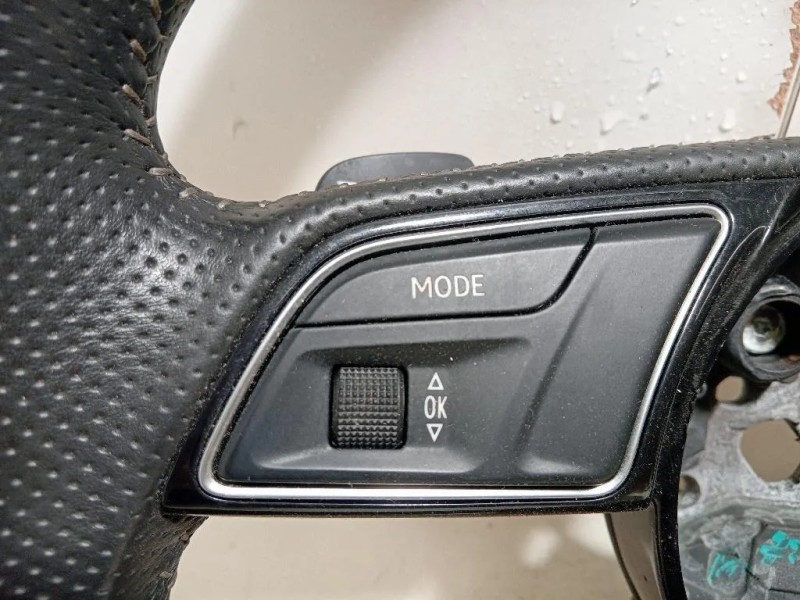 Volante 8W0 419 091 M Audi A4 8K5 Avant 2012