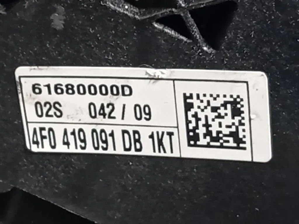 Volante 61678340C004F0 880 201 Audi A6 4F2 2008