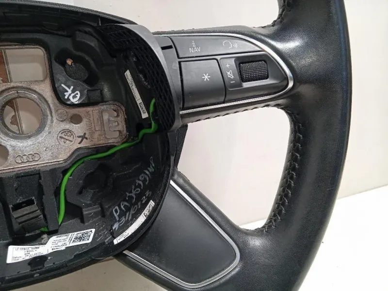 Volante 62482360D Audi Q3 8UB 2012