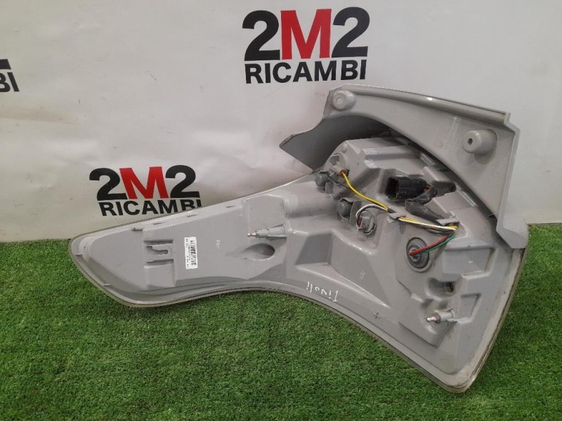 Fanale POST DX IF8P067061 Ssangyong Tivoli 2015