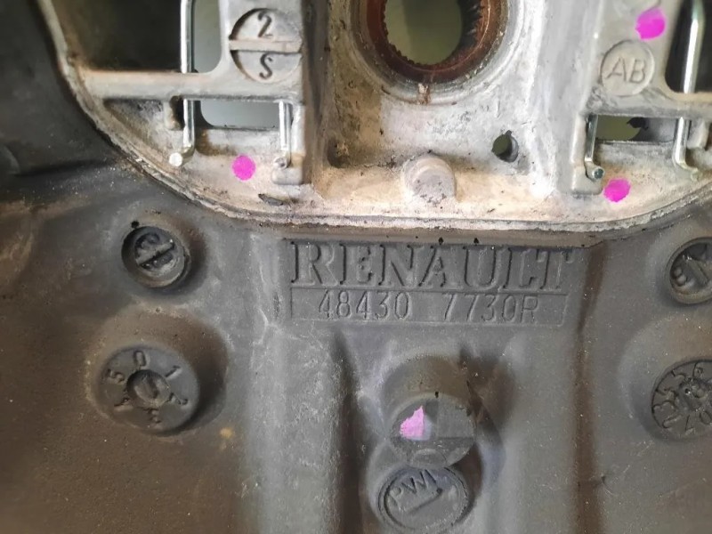 Volante 484307730R Dacia Dokker 2013