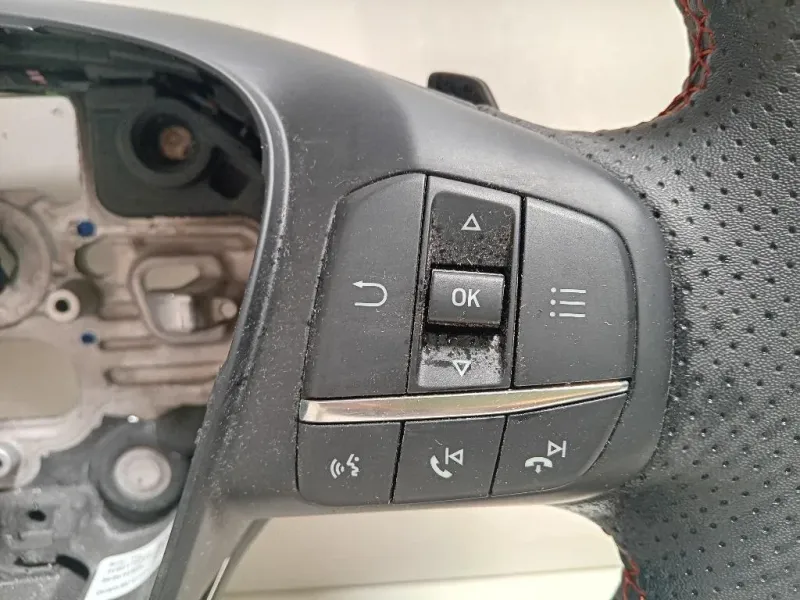 Volante 34212948 A06 Ford KUGA III 2020