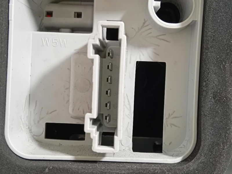 Fanale POST DX 6R0 945 258 B Volkswagen POLO VI 2009